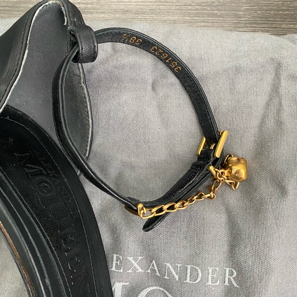 Alexander McQueen Strap Sandal. - Picture 4 of 10